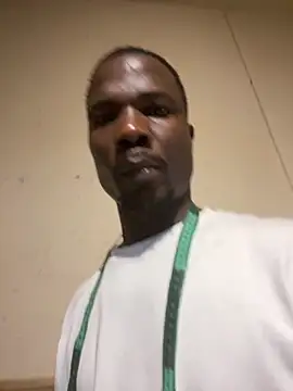 Snapshot of Ndodemnyama@xh chatting on 3, 11, 2025 Ndodemnyamaxh online show from 3, 11, 2025