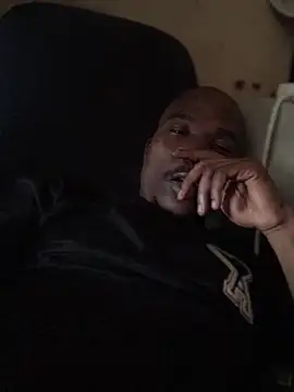 Snapshot of Ndodemnyama@xh chatting on 21, 12, 2025 Ndodemnyamaxh online show from 21, 12, 2025