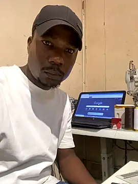 Snapshot of Ndodemnyama@xh chatting on 3, 11, 2025 Ndodemnyamaxh online show from 3, 11, 2025