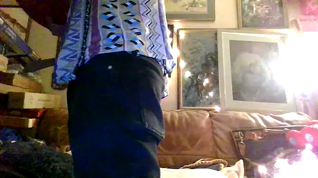 jigglethaypussi online show from 10, 11, 2025