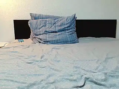 Snapshot of CharmingPearl chatting on 7, 11, 2025 CharmingPearl online show from 7, 11, 2025