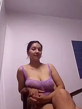 Lusandra1837lusi online show from 14, 4, 2026