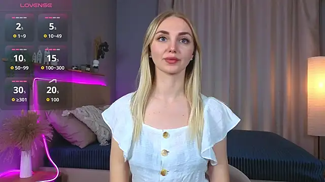 Carollina  online show from 10, 11, 2025