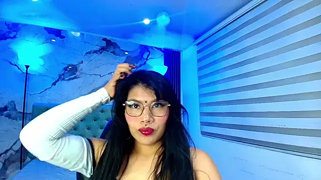 EsmeraldaChantre online show from 24, 11, 2025