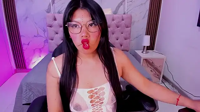 EsmeraldaChantre online show from 14, 1, 2026