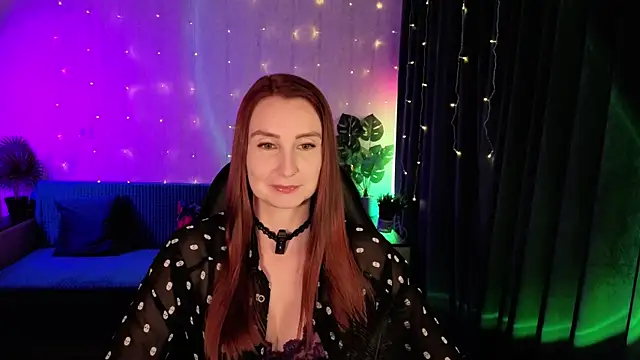 Snapshot of KristyRed chatting on 23, 11, 2025 KristyRed online show from 23, 11, 2025