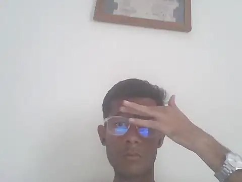 Snapshot of Bull_Dick_69 chatting on 17, 12, 2025 Bull Dick 69 online show from 17, 12, 2025