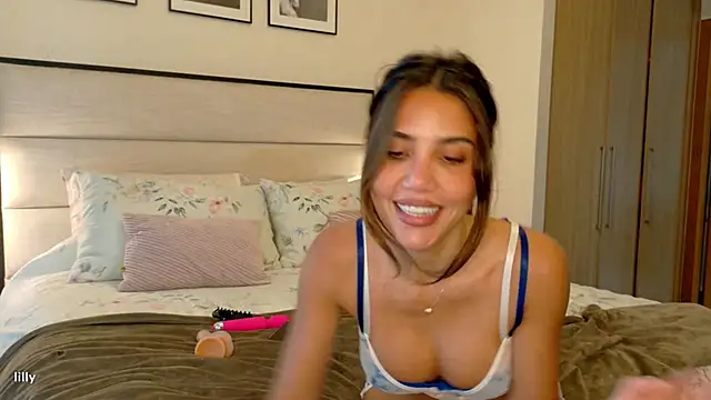 Itslillybloom online show from 4, 12, 2025