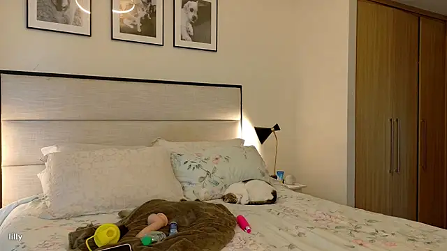 Itslillybloom online show from 28, 11, 2025