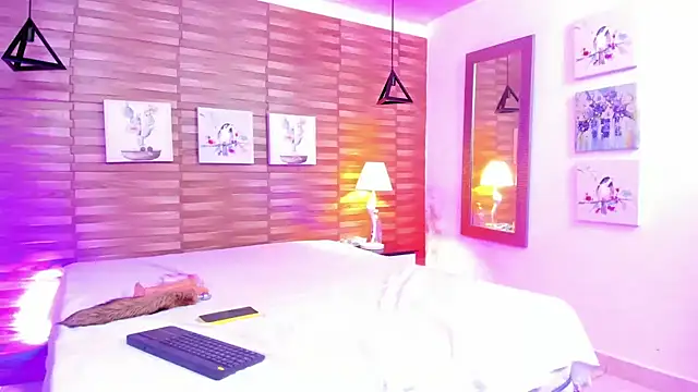 Mia Sensation  online show from 18, 2, 2026