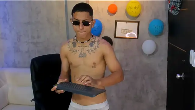 soy Aron online show from 22, 11, 2025