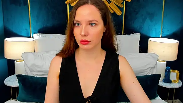 Snapshot of MonaRicci chatting on 7, 7, 2026 MonaRicci online show from 7, 7, 2026