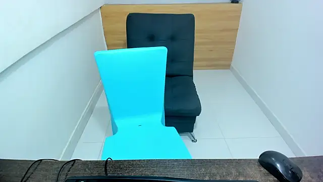 ValentinaRose4 online show from 11, 11, 2025