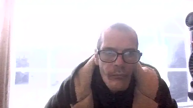 Snapshot of paulus52 chatting on 5, 11, 2025 paulus52 online show from 5, 11, 2025
