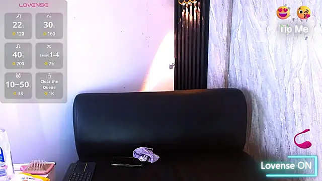 CriisBrown  online show from 13, 1, 2026