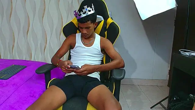 Boy savoy online show from 6, 11, 2025