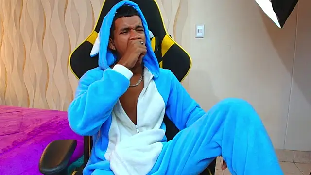 Boy savoy online show from 10, 11, 2025