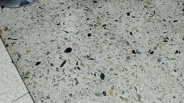 kendra london online show from 10, 4, 2026