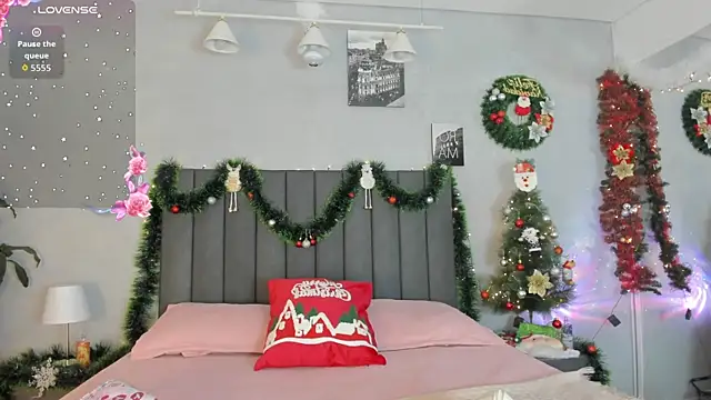 Snapshot of kendra_london chatting on 28, 11, 2025 kendra london online show from 28, 11, 2025