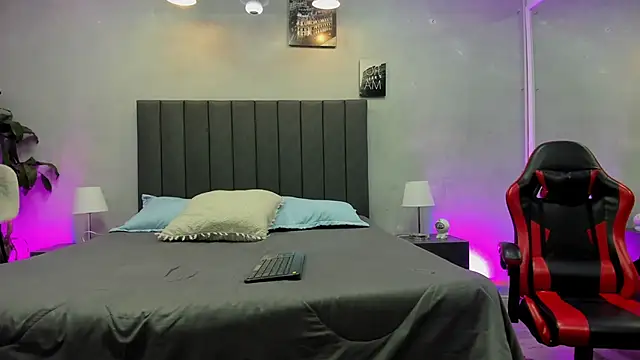 Snapshot of kendra_london chatting on 17, 1, 2026 kendra london online show from 17, 1, 2026