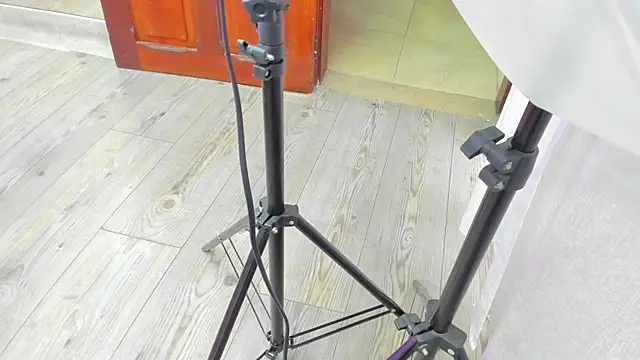 Snapshot of kendra_london chatting on 21, 5, 2026 kendra london online show from 21, 5, 2026