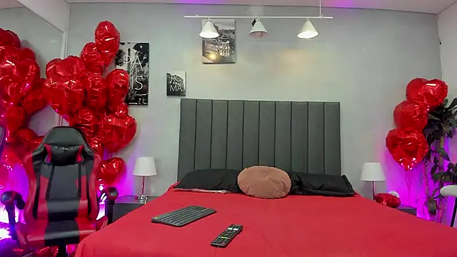 Snapshot of kendra_london chatting on 17, 2, 2026 kendra london online show from 17, 2, 2026