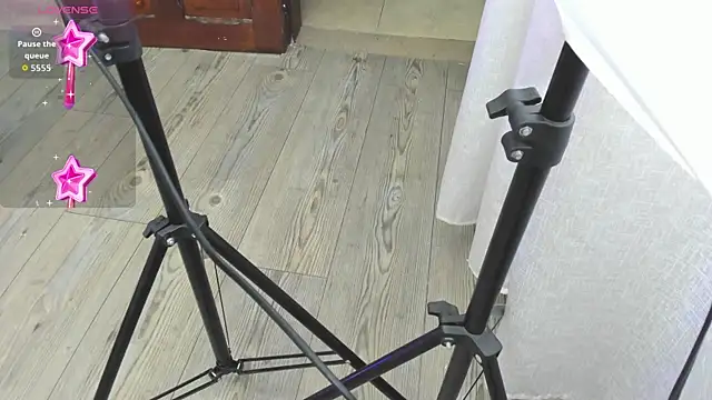 Snapshot of kendra_london chatting on 8, 5, 2026 kendra london online show from 8, 5, 2026
