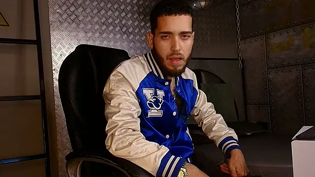 Snapshot of liam_sait chatting on 6, 11, 2025 liam sait online show from 6, 11, 2025