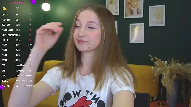 Snapshot of S_Sandra chatting on 15, 11, 2025 S Sandra online show from 15, 11, 2025