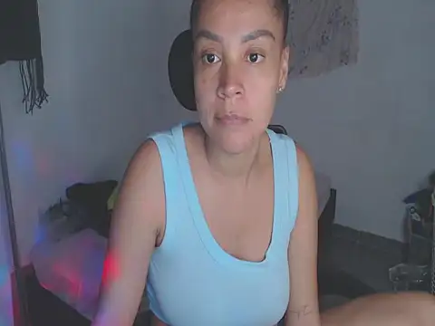shayna cute online show from 30, 5, 2026