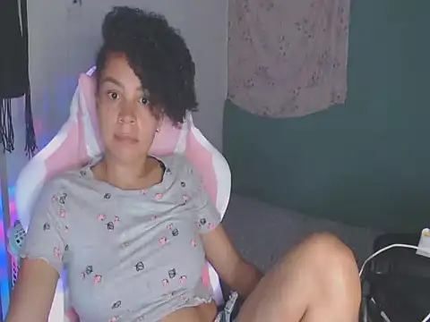 shayna cute online show from 11, 7, 2026