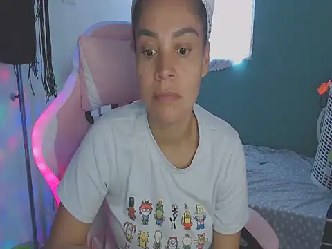 shayna cute online show from 29, 7, 2026