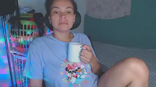 shayna cute online show from 30, 6, 2026