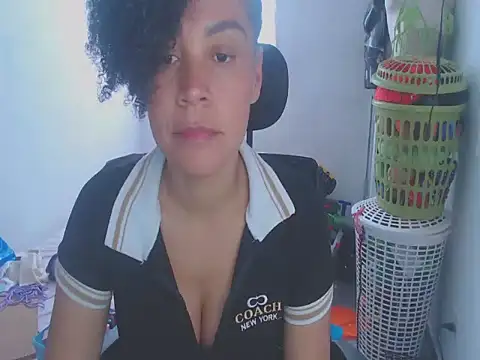 shayna cute online show from 21, 5, 2026