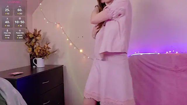 TinyMuse  online show from 20, 11, 2025