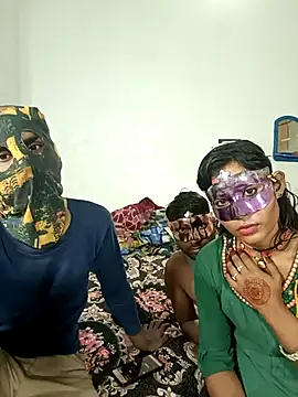 Snapshot of Real-Family chatting on 28, 11, 2025 Real-Family online show from 28, 11, 2025