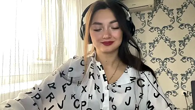 TwotyBright online show from 6, 11, 2025