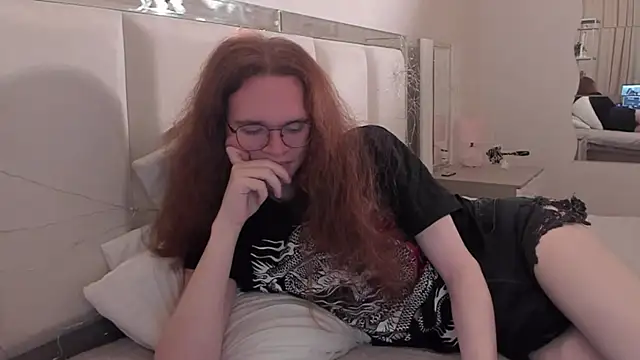 Snapshot of Mark_Glover chatting on 13, 11, 2025 Mark Glover online show from 13, 11, 2025