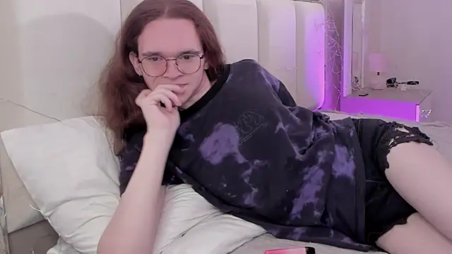 Snapshot of Mark_Glover chatting on 14, 11, 2025 Mark Glover online show from 14, 11, 2025