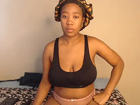 SexyLipss  online show from 4, 11, 2025