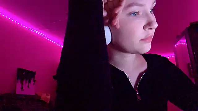 KarinRobertson online show from 16, 11, 2025