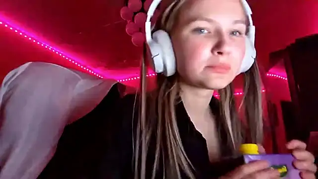 KarinRobertson online show from 15, 12, 2025