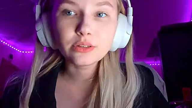 KarinRobertson online show from 1, 12, 2025