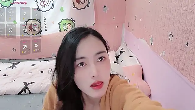 U-Ukitten online show from 20, 11, 2025