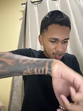 Novinhode18   online show from 9, 4, 2026