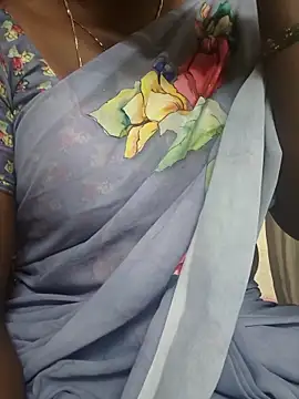 Snapshot of hyd_couple7878 chatting on 3, 12, 2025 hyd couple7878 online show from 3, 12, 2025