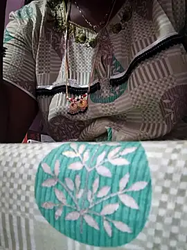 Snapshot of hyd_couple7878 chatting on 16, 11, 2025 hyd couple7878 online show from 16, 11, 2025