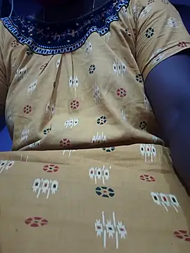 Snapshot of hyd_couple7878 chatting on 19, 11, 2025 hyd couple7878 online show from 19, 11, 2025