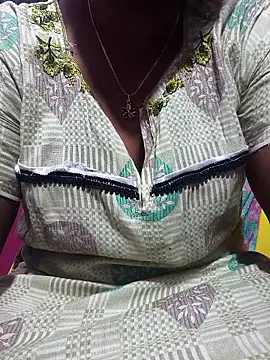 Snapshot of hyd_couple7878 chatting on 11, 1, 2026 hyd couple7878 online show from 11, 1, 2026