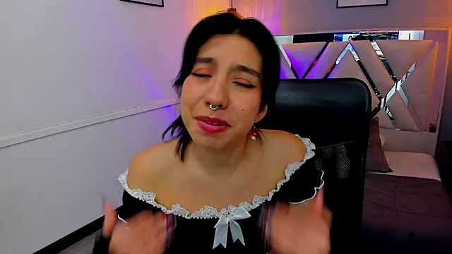 zoe-moreau online show from 10, 4, 2026